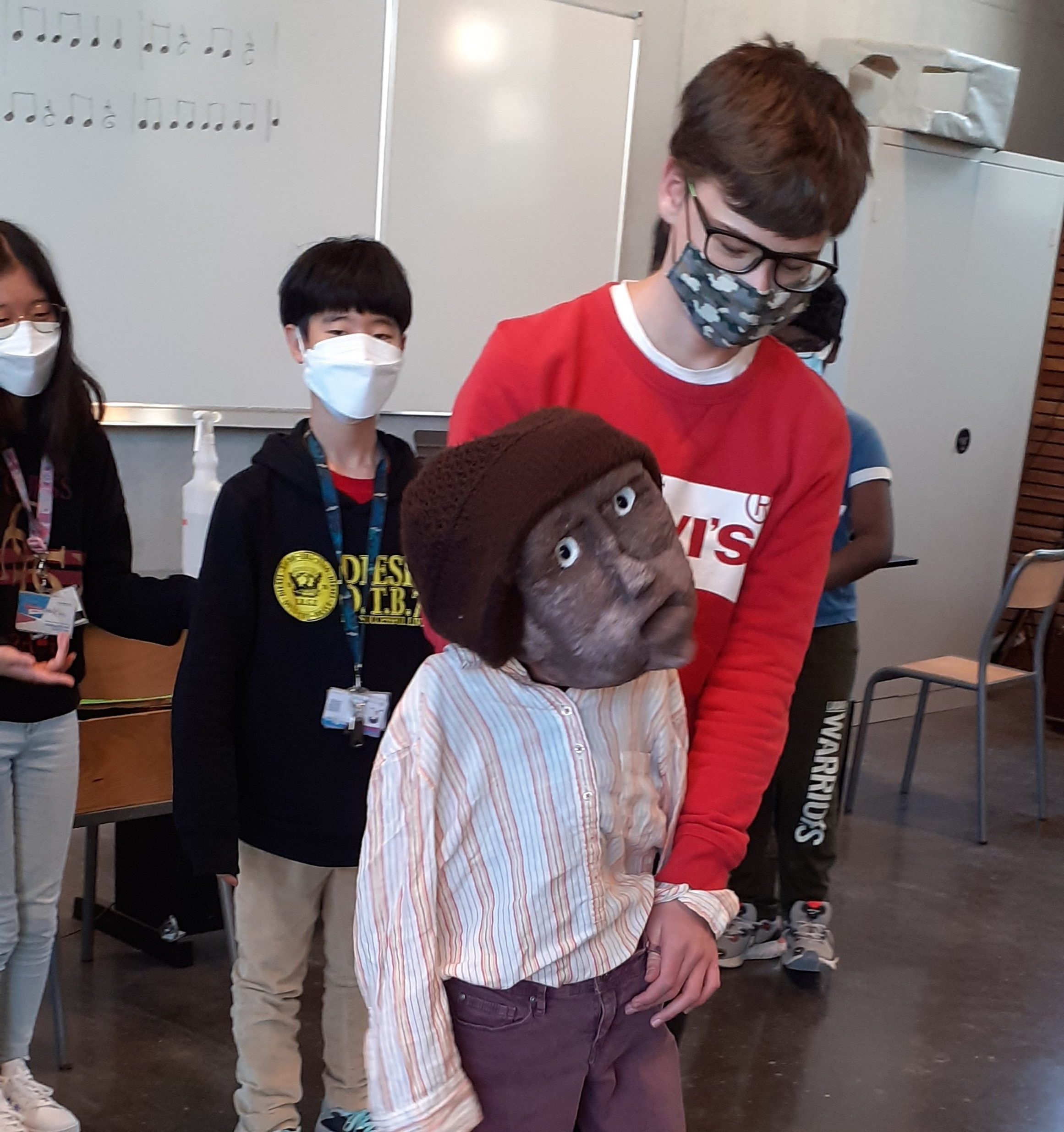 Atelier marionnettes et ukulélé pour les S1 et S2